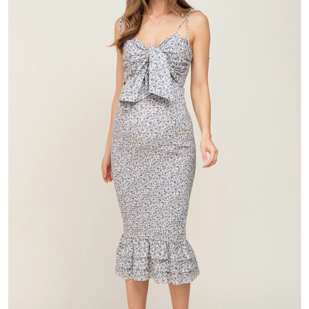 PinkBlush Blue Floral Knot Front Smocked Maternity Midi Dress M NWT